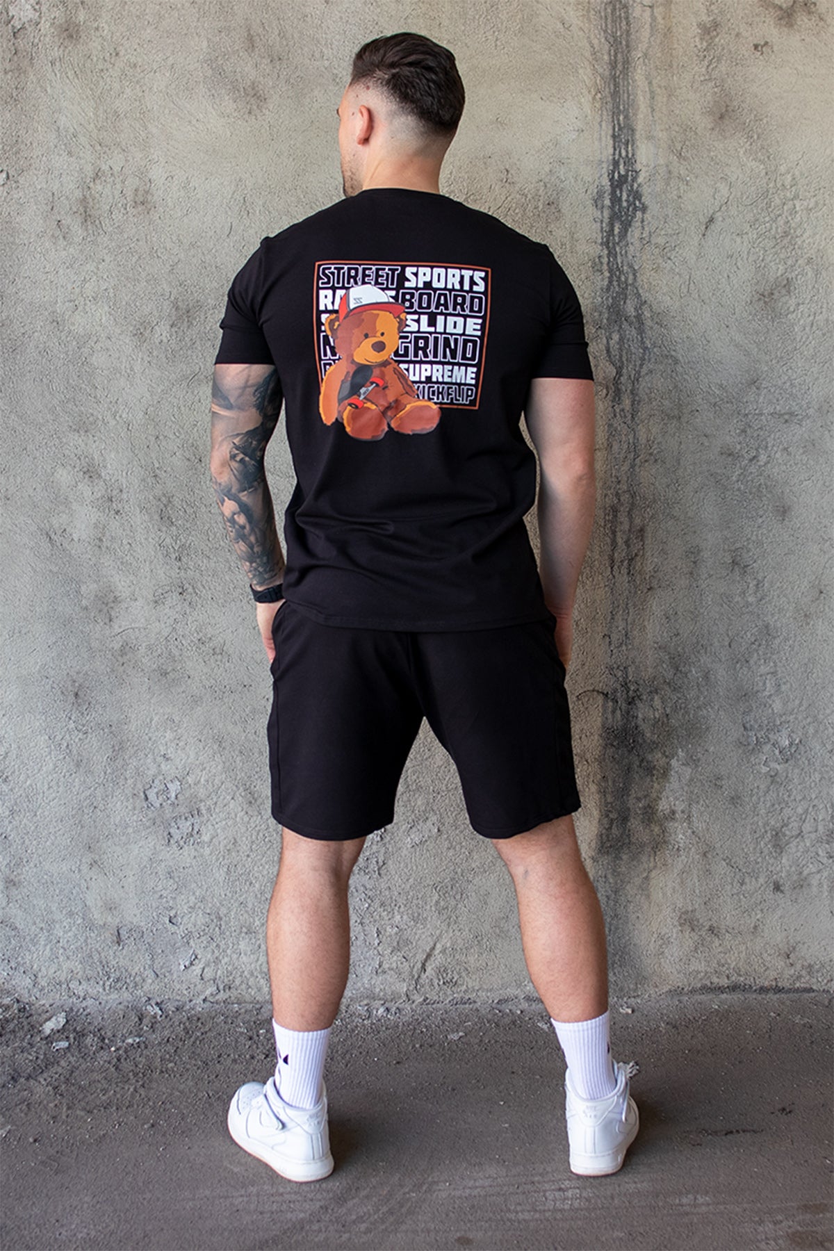 Tricou Regular Negru Ursulet